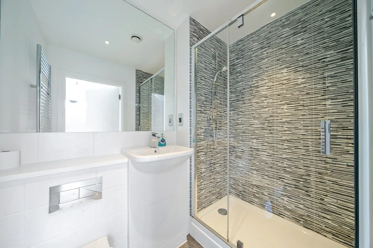 2 Moy Lane, SE18, photo 9
