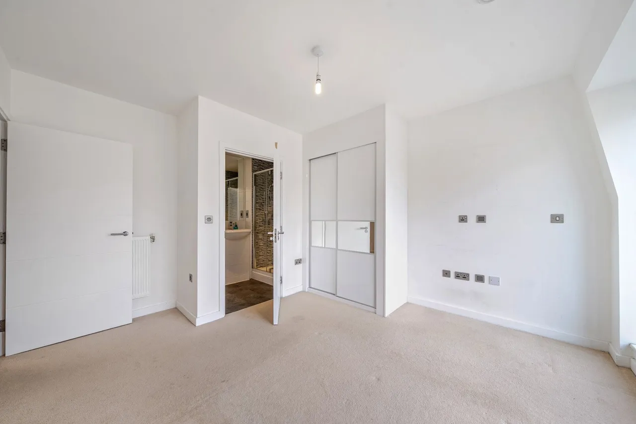 2 Moy Lane, SE18, photo 13