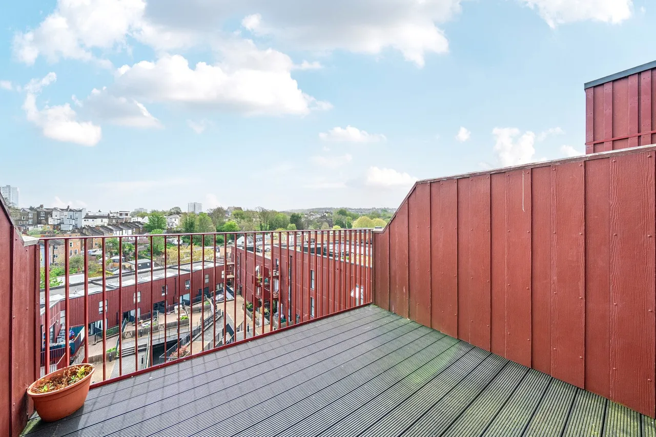 2 Moy Lane, SE18, photo 4