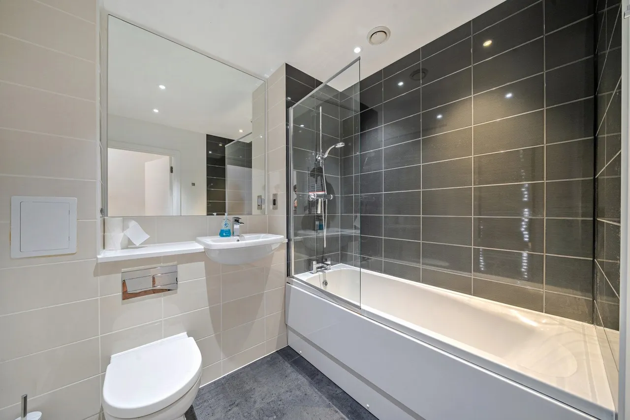 2 Moy Lane, SE18, photo 6