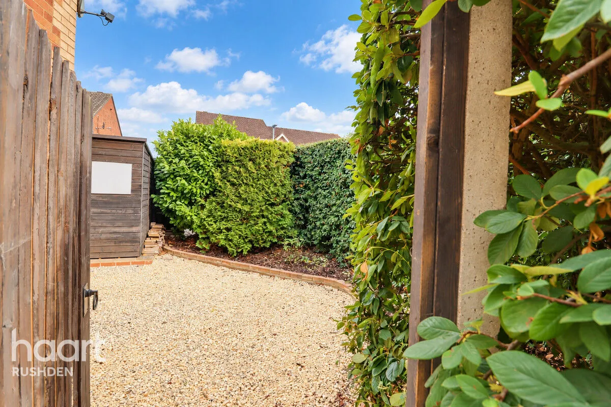 Betony Walk, Rushden, NN10, photo 11