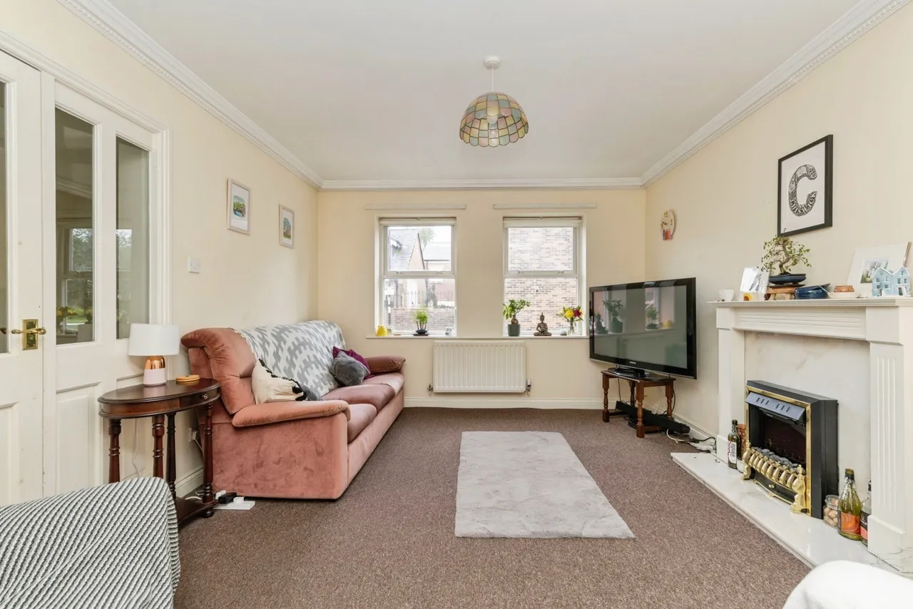 St. Giles Close, Gilesgate, Durham, DH1, photo 2
