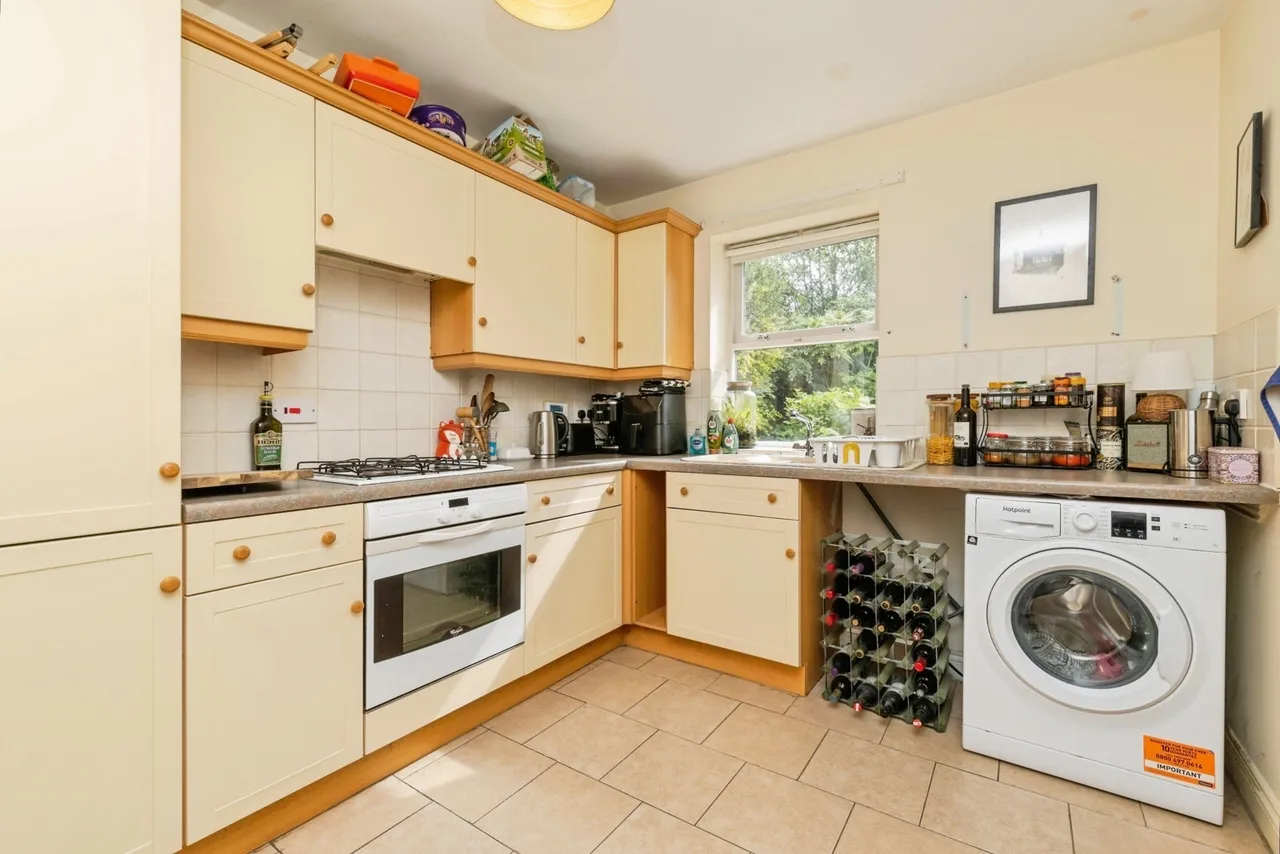 St. Giles Close, Gilesgate, Durham, DH1, photo 8
