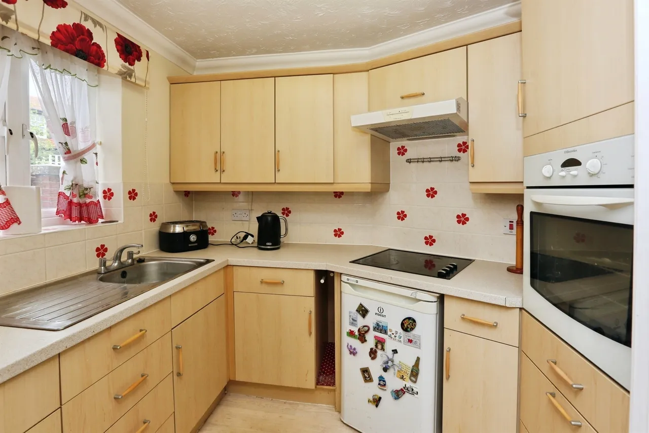 Trinity Street, Fareham, PO16, photo 5