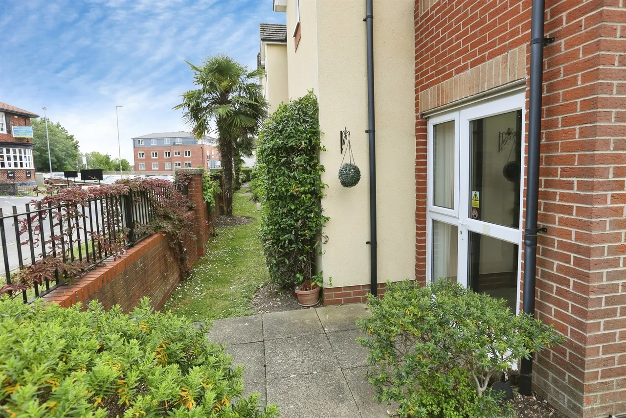 Trinity Street, Fareham, PO16, photo 12