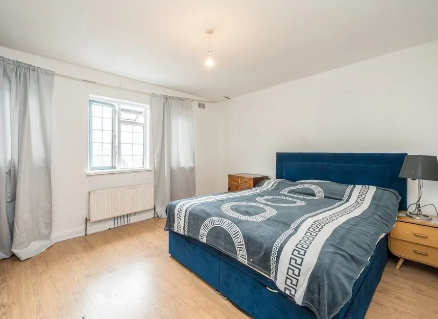 Bell Road, Hounslow, TW3, photo 4