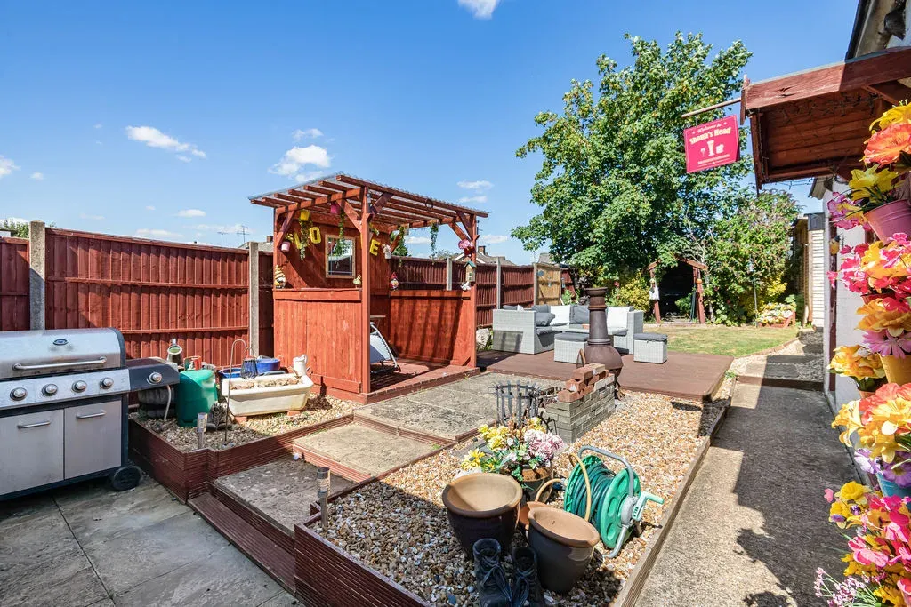 Glastonbury Close, Bletchley, Milton Keynes, Buckinghamshire, MK3 6LU, photo 4