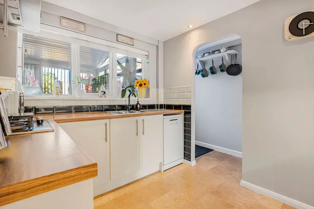 Glastonbury Close, Bletchley, Milton Keynes, Buckinghamshire, MK3 6LU, photo 22