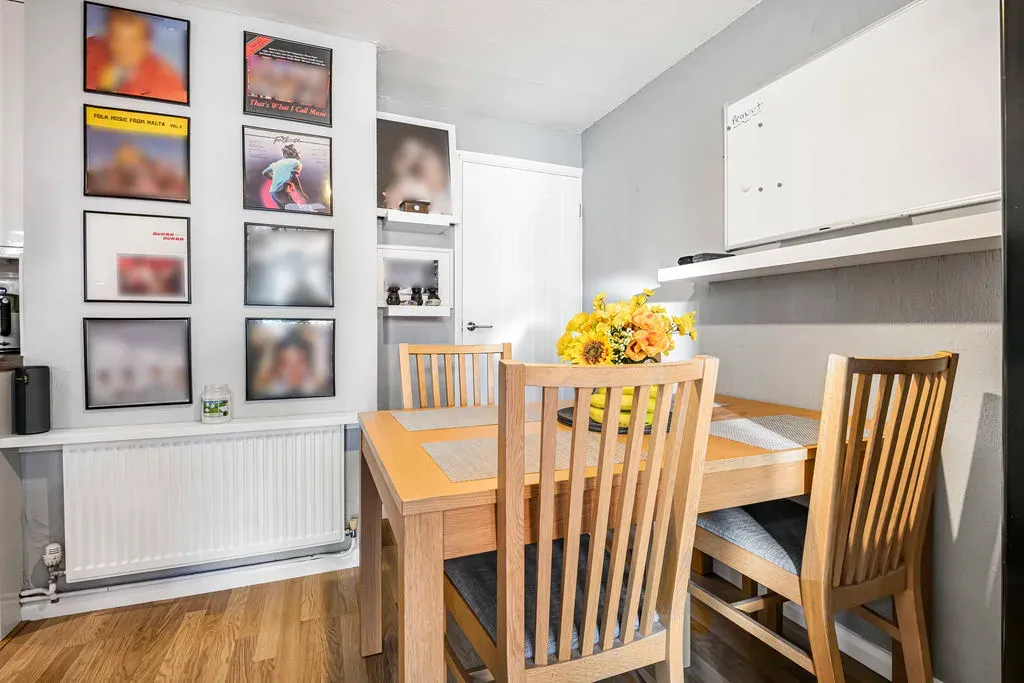 Glastonbury Close, Bletchley, Milton Keynes, Buckinghamshire, MK3 6LU, photo 19