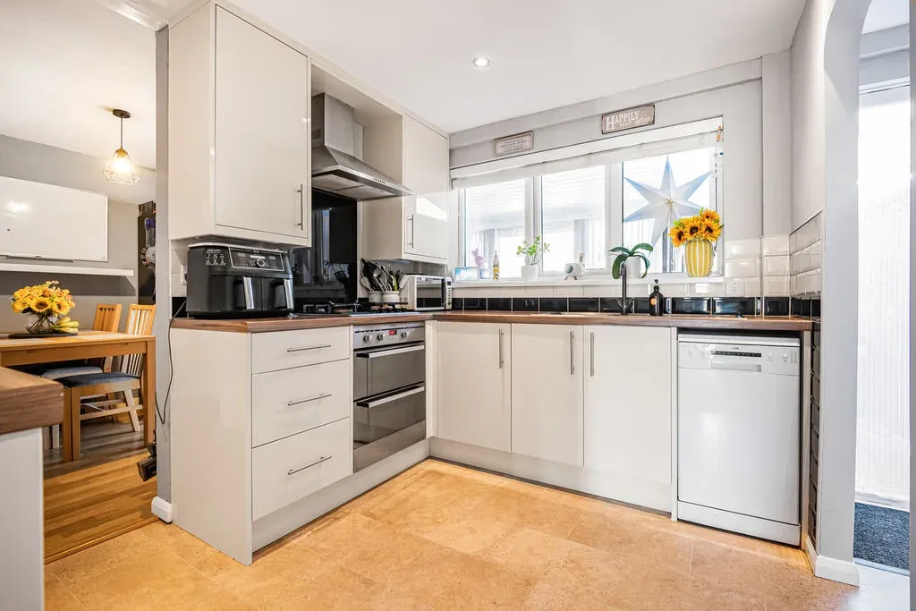Glastonbury Close, Bletchley, Milton Keynes, Buckinghamshire, MK3 6LU, photo 15