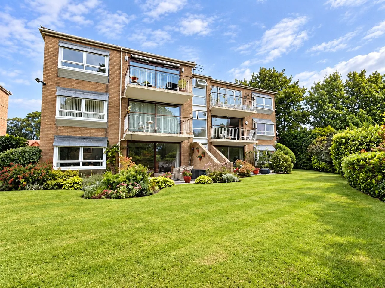 2 bed flat for sale, Vyner Close, Prenton, CH43