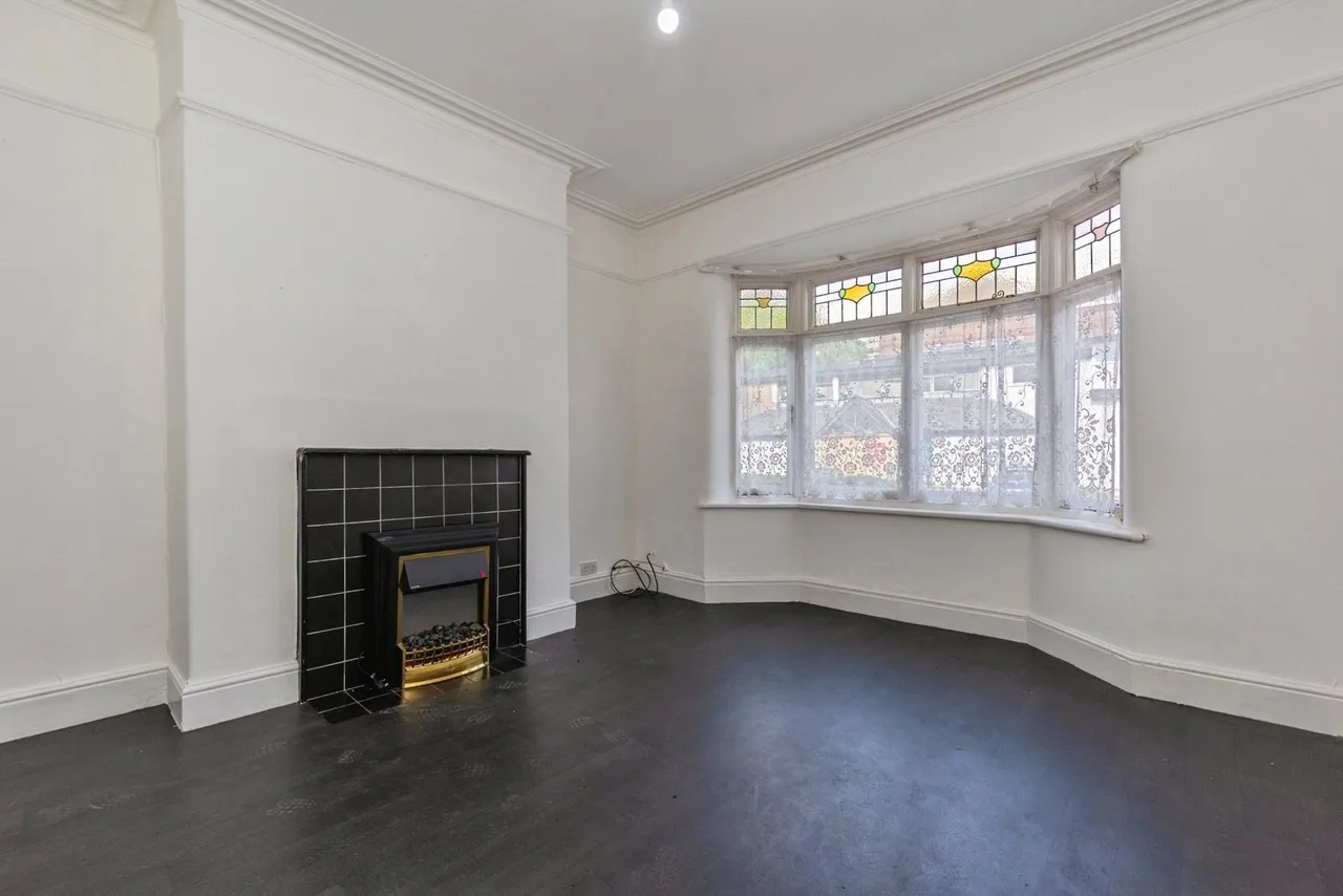 Trinity Avenue, Sale, Greater Manchester, M33, photo 3
