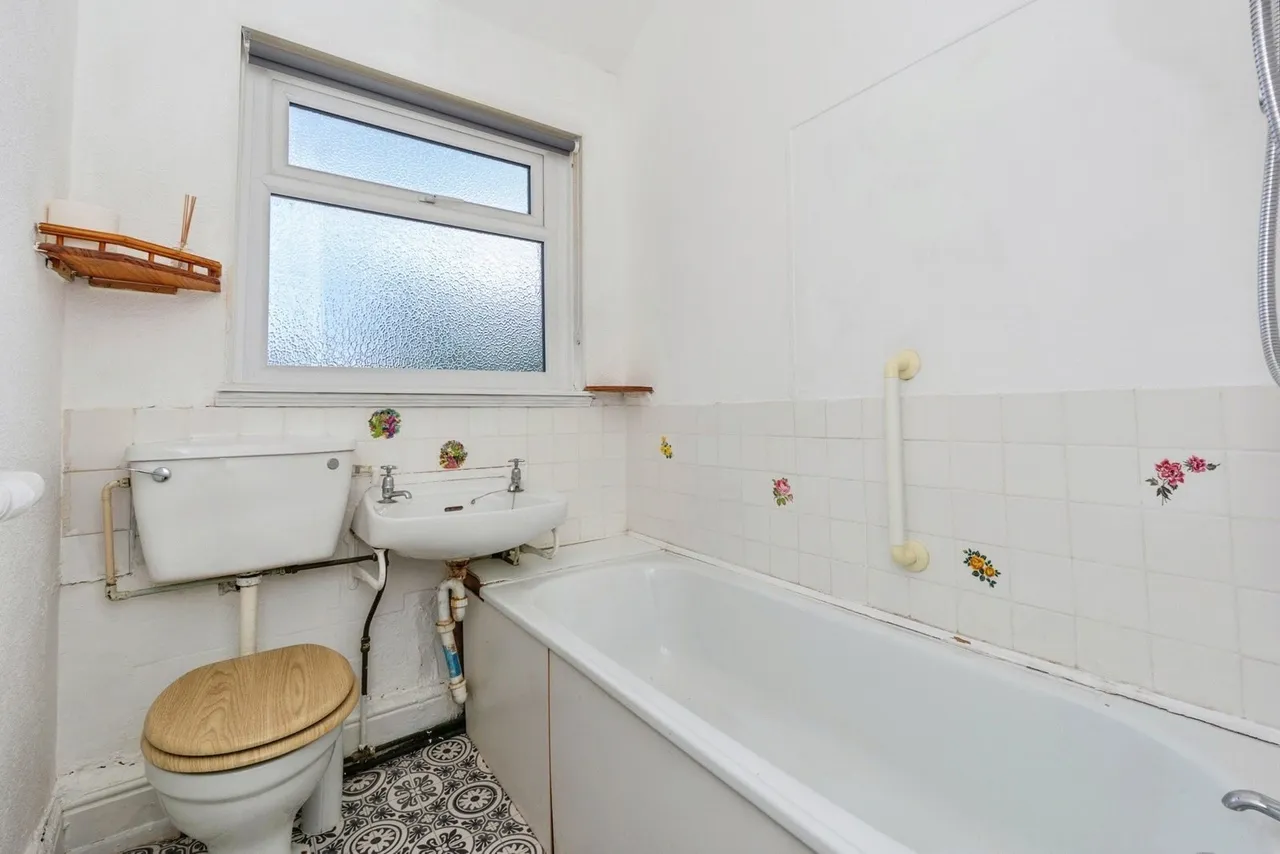 Trinity Avenue, Sale, Greater Manchester, M33, photo 10