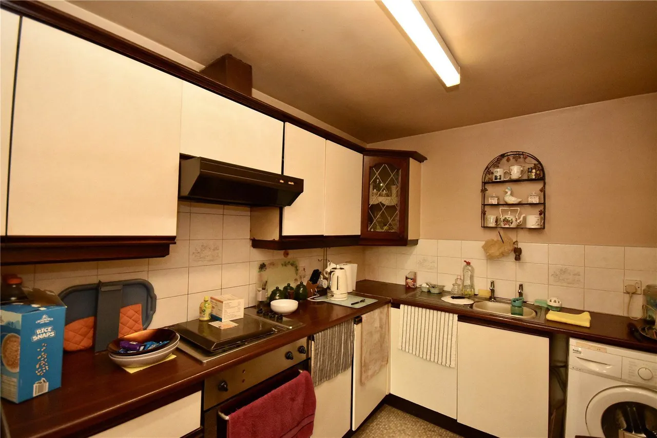 Denbydale Way, Royton, OL2, photo 7