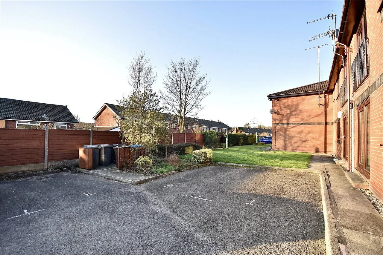 Denbydale Way, Royton, OL2, photo 11