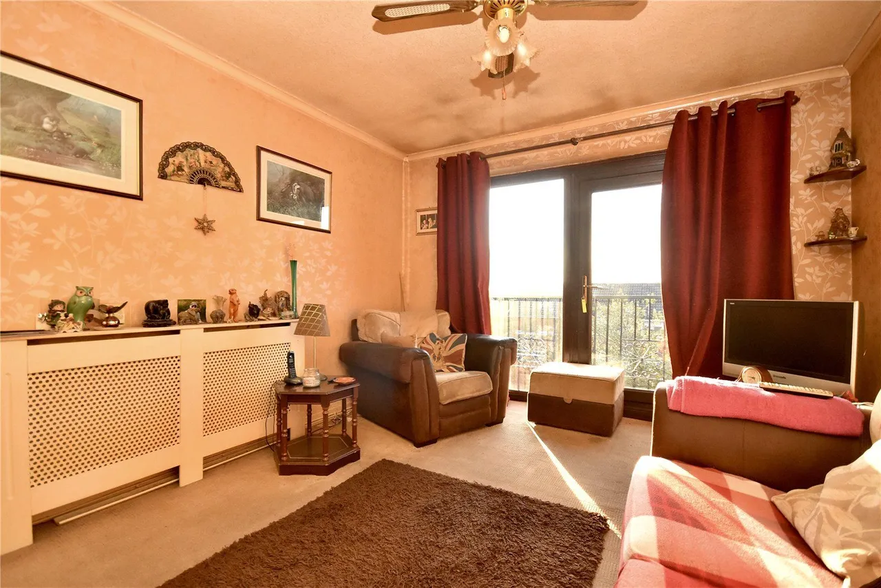 Denbydale Way, Royton, OL2, photo 5