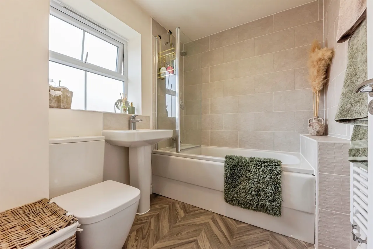 Honeywood Drive, Corby Glen, NG33, photo 14