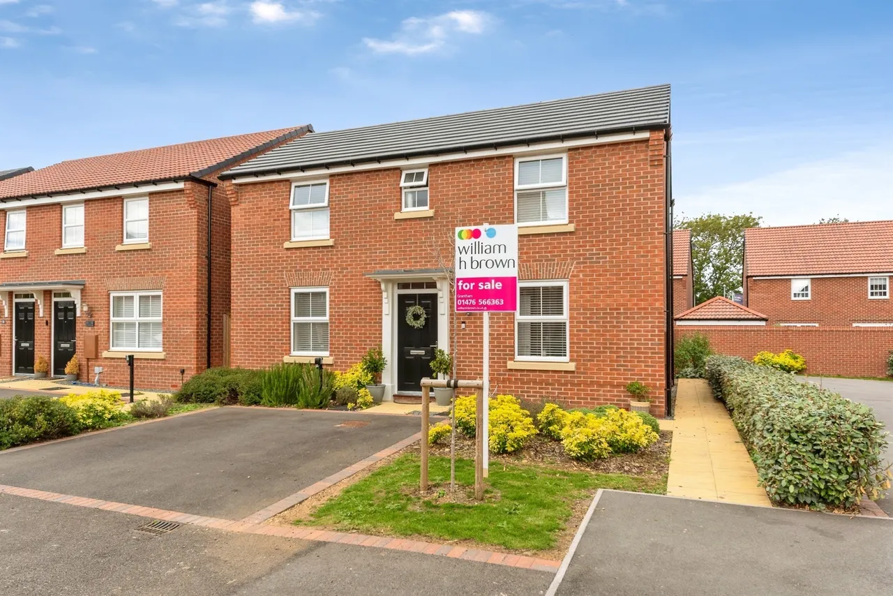 3 bed house for sale, Honeywood Drive, Corby Glen, NG33