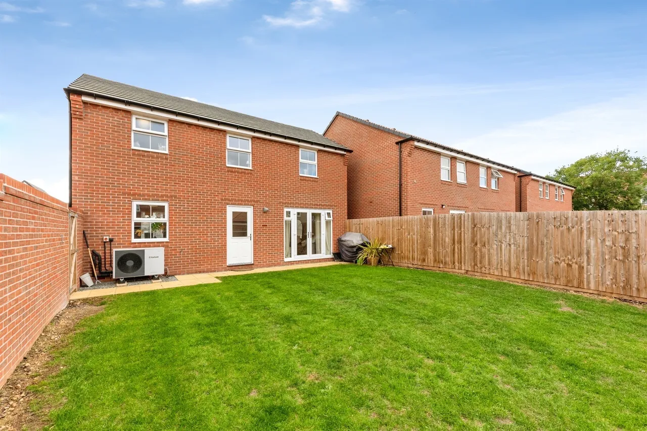 Honeywood Drive, Corby Glen, NG33, photo 16