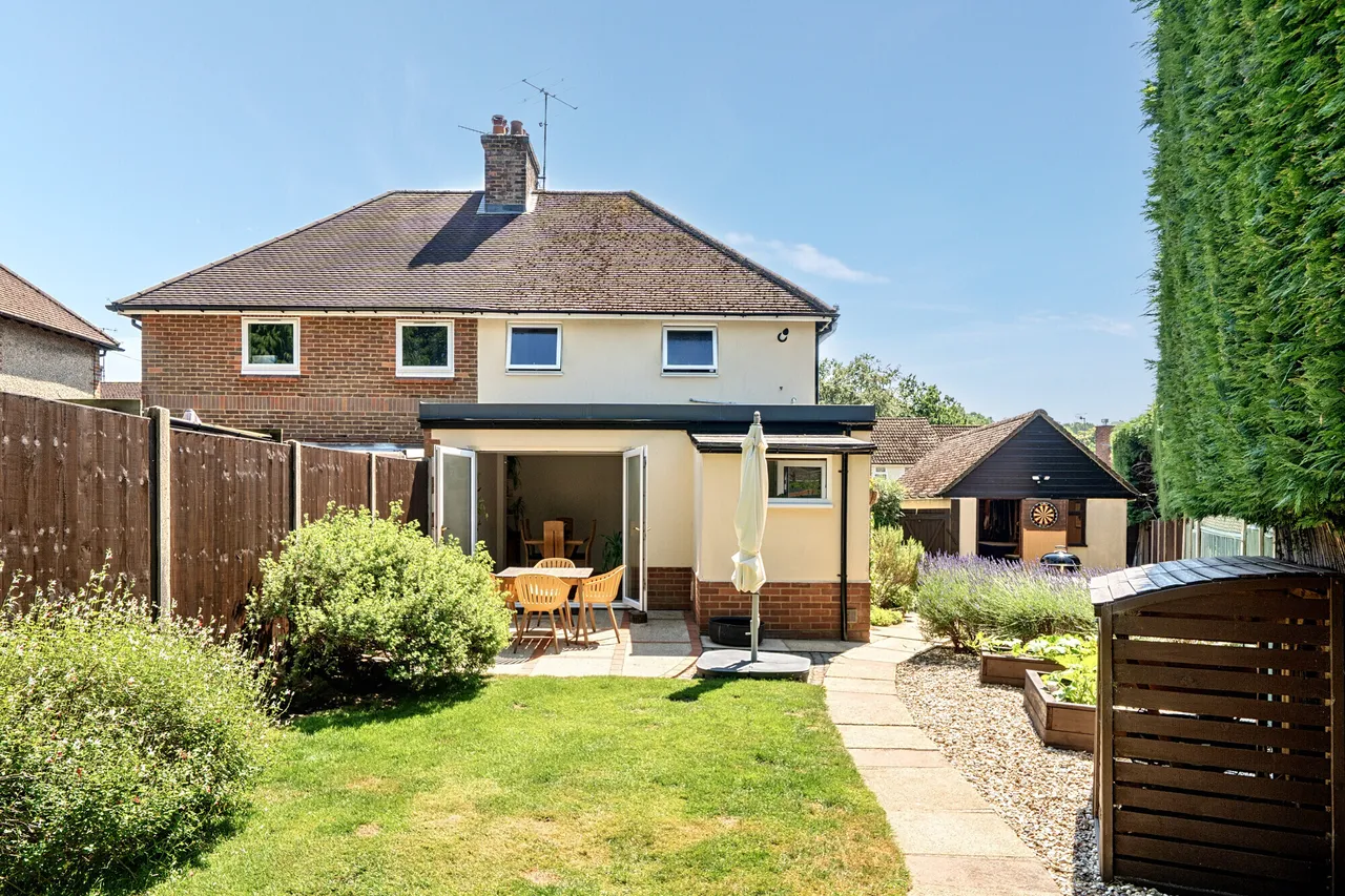 2 bed house for sale — Border Road, HASLEMERE, GU27