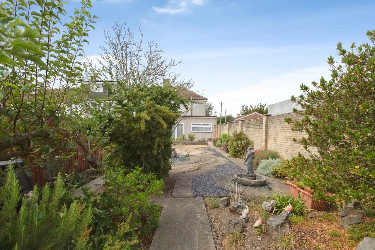 Saltash Road, Ilford, IG6, photo 25