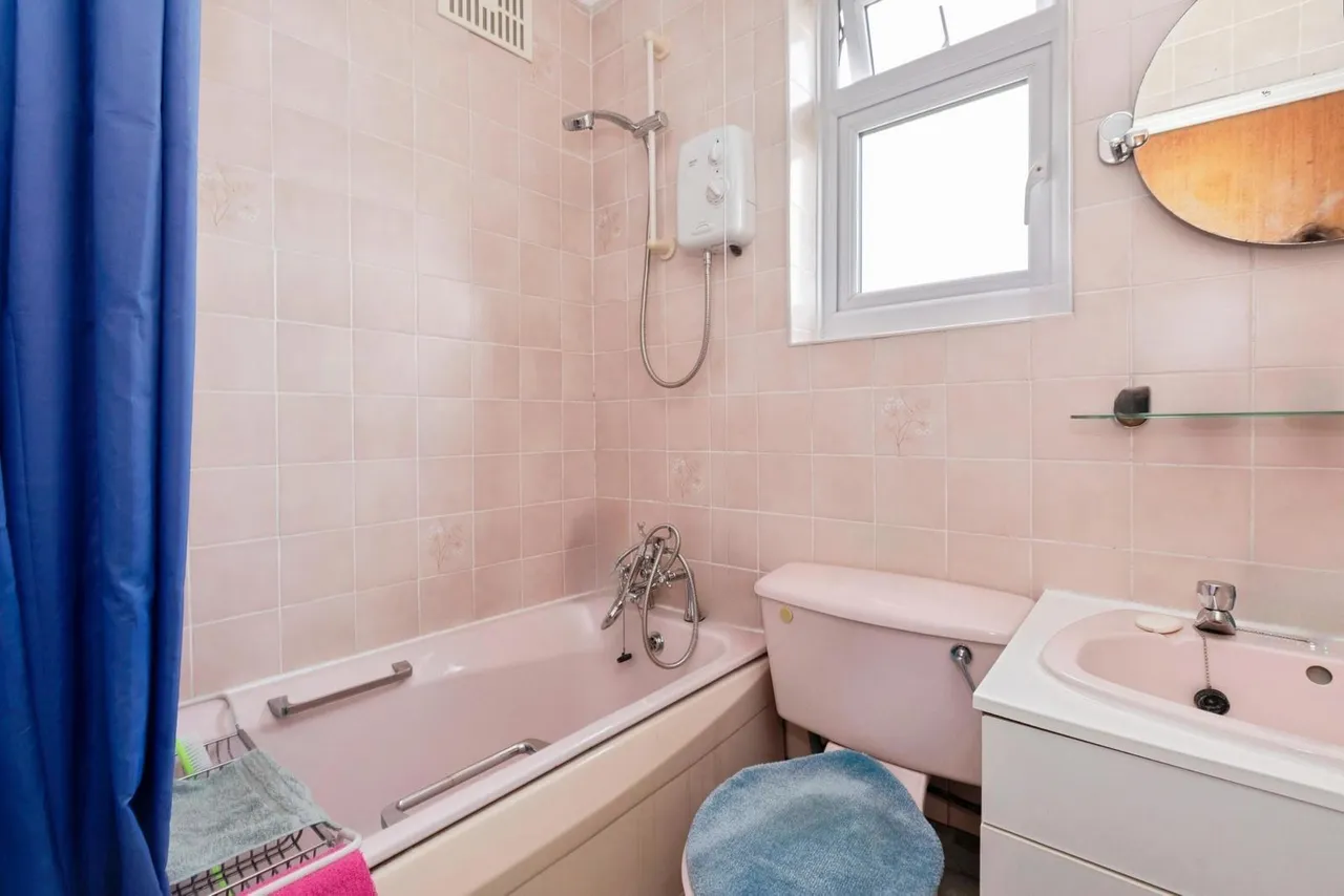 Saltash Road, Ilford, IG6, photo 19