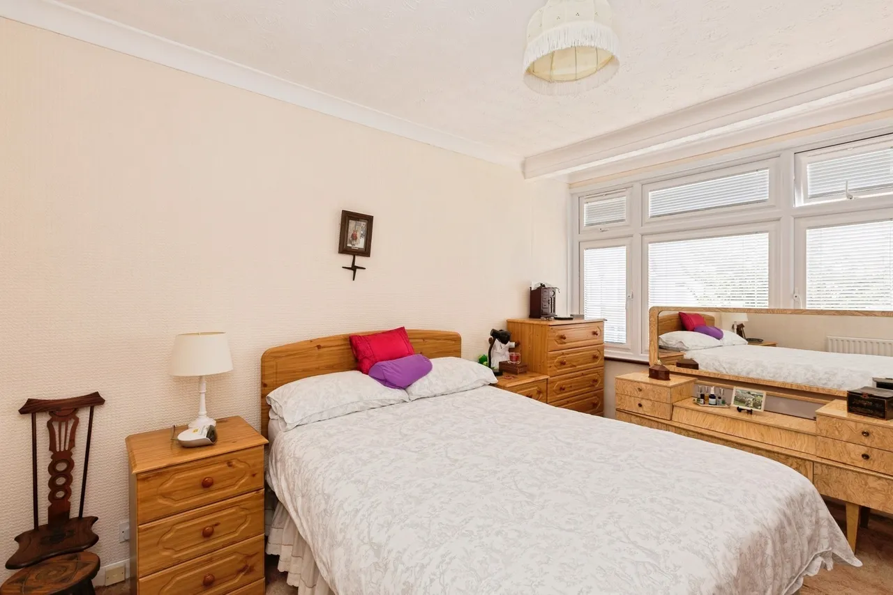 Saltash Road, Ilford, IG6, photo 12