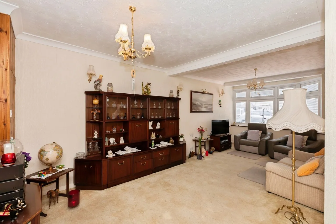 Saltash Road, Ilford, IG6, photo 3