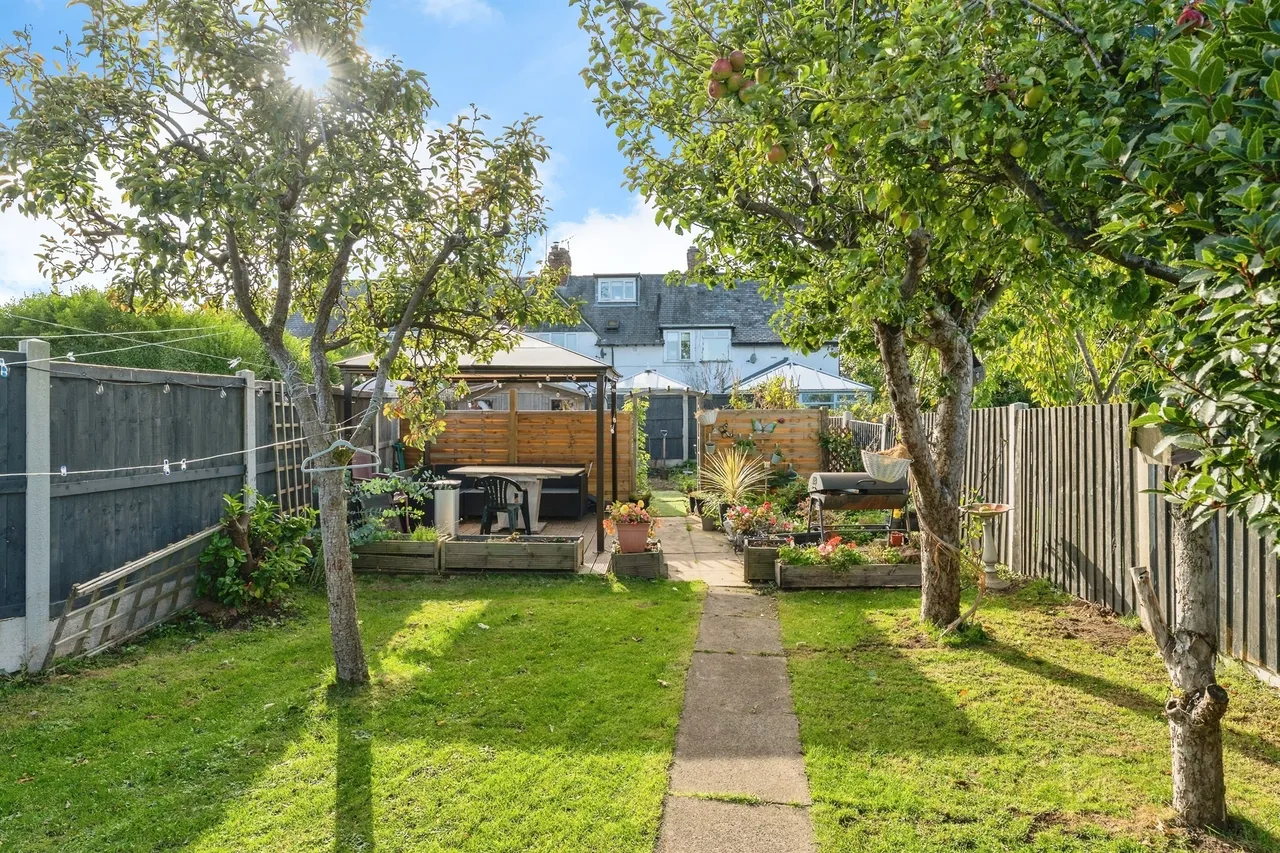 Sussex Gardens, Wrexham, LL11, photo 15
