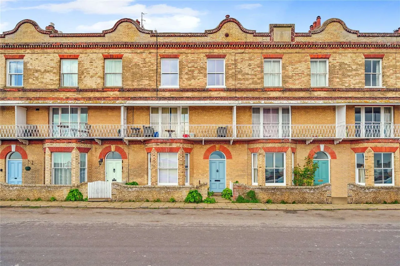 2 bed flat for sale, Market Cross Place, Aldeburgh, IP15