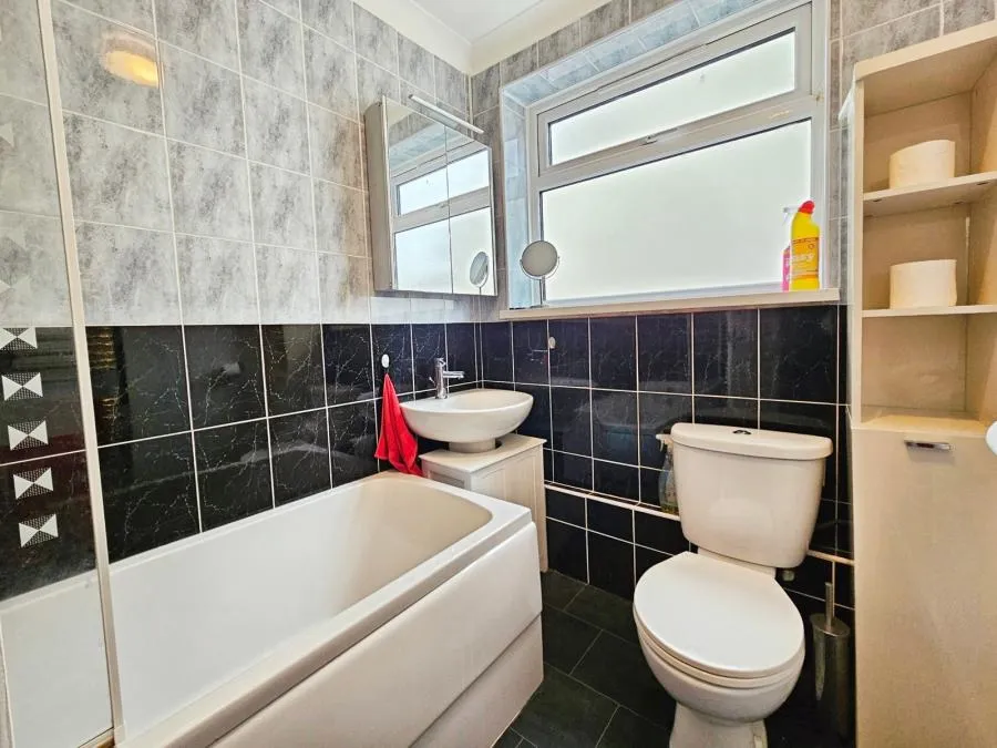 Walton Road, Clacton-on-Sea, CO15, photo 5