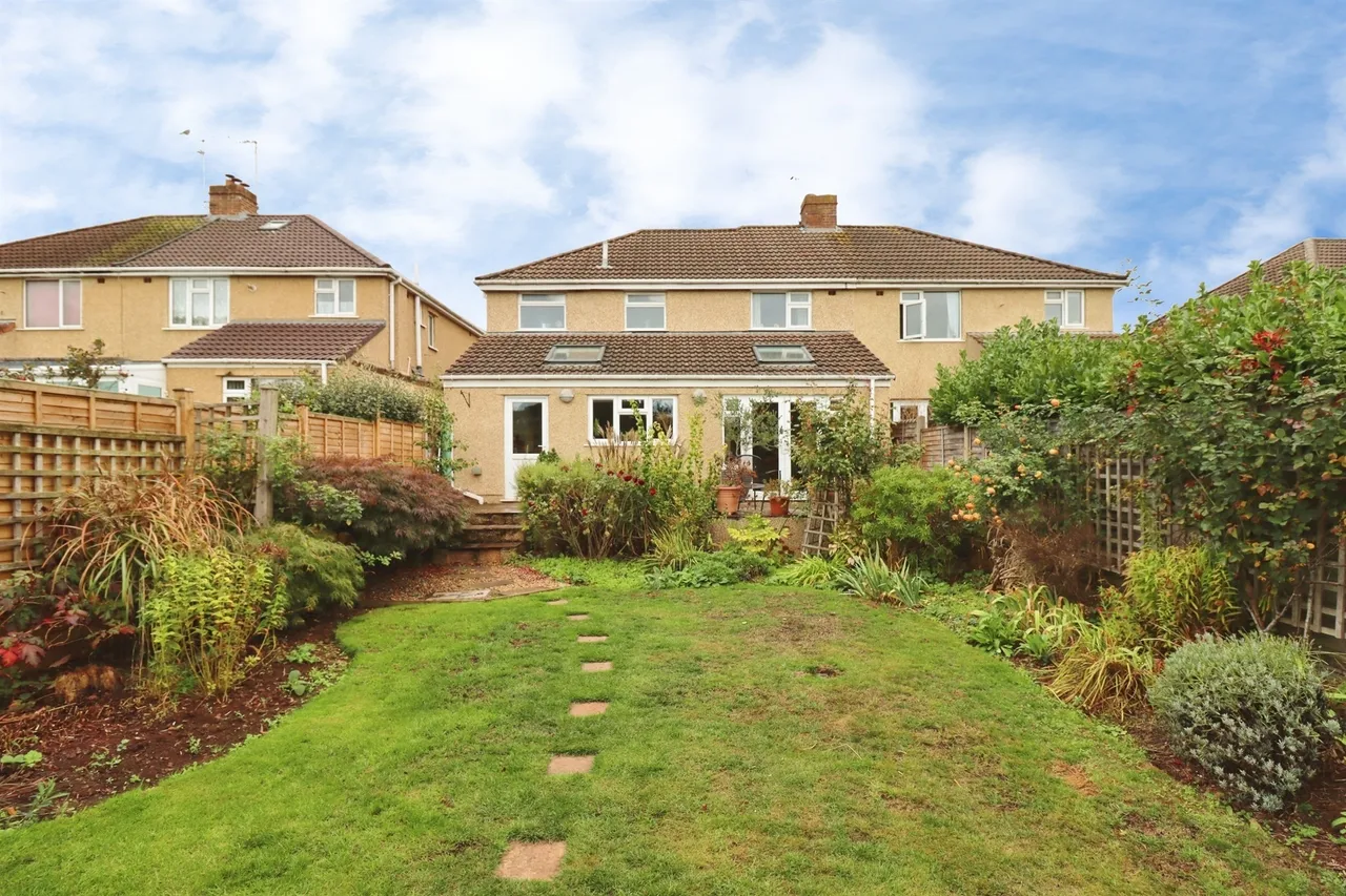 Bromley Heath Road, Downend, BS16, photo 2