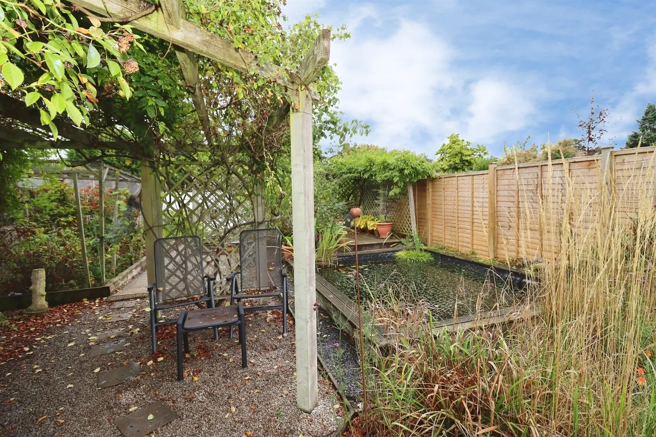 Bromley Heath Road, Downend, BS16, photo 19