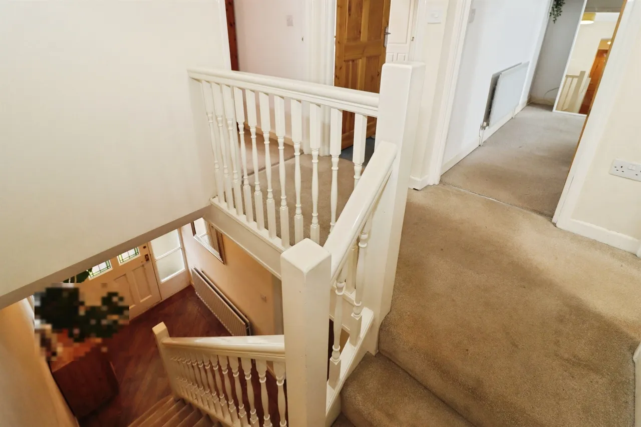 Bromley Heath Road, Downend, BS16, photo 11