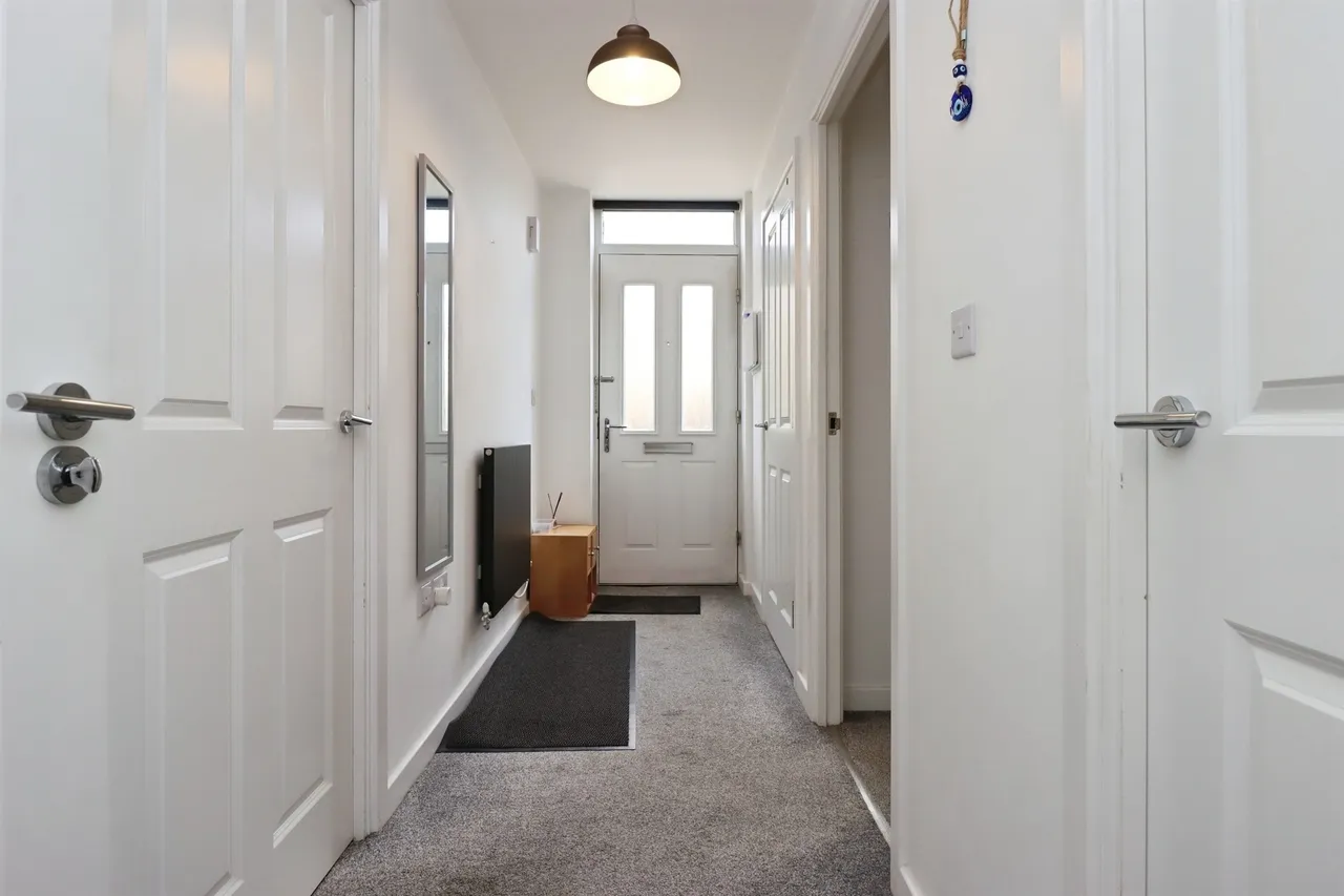 Carnoustie Drive, Corby, photo 3