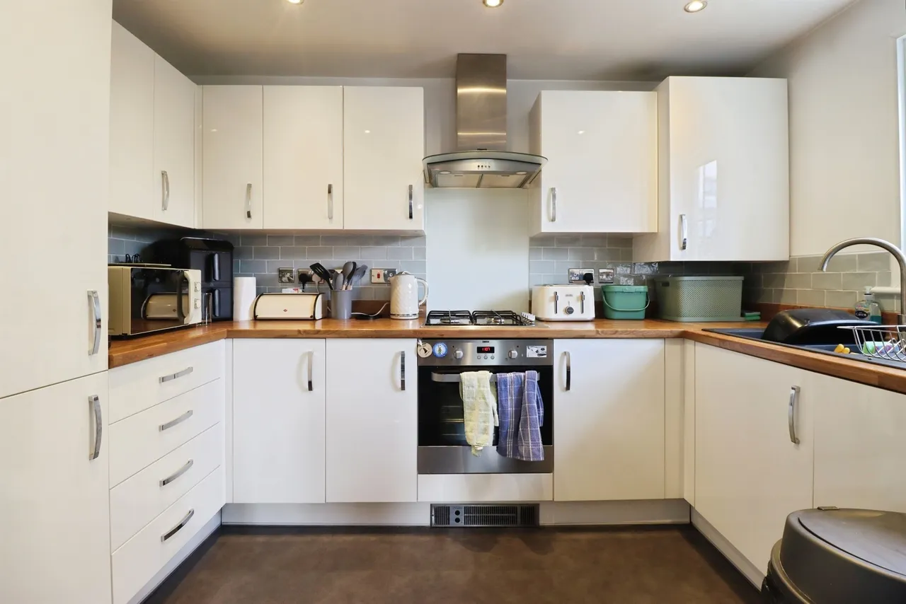 Carnoustie Drive, Corby, photo 4