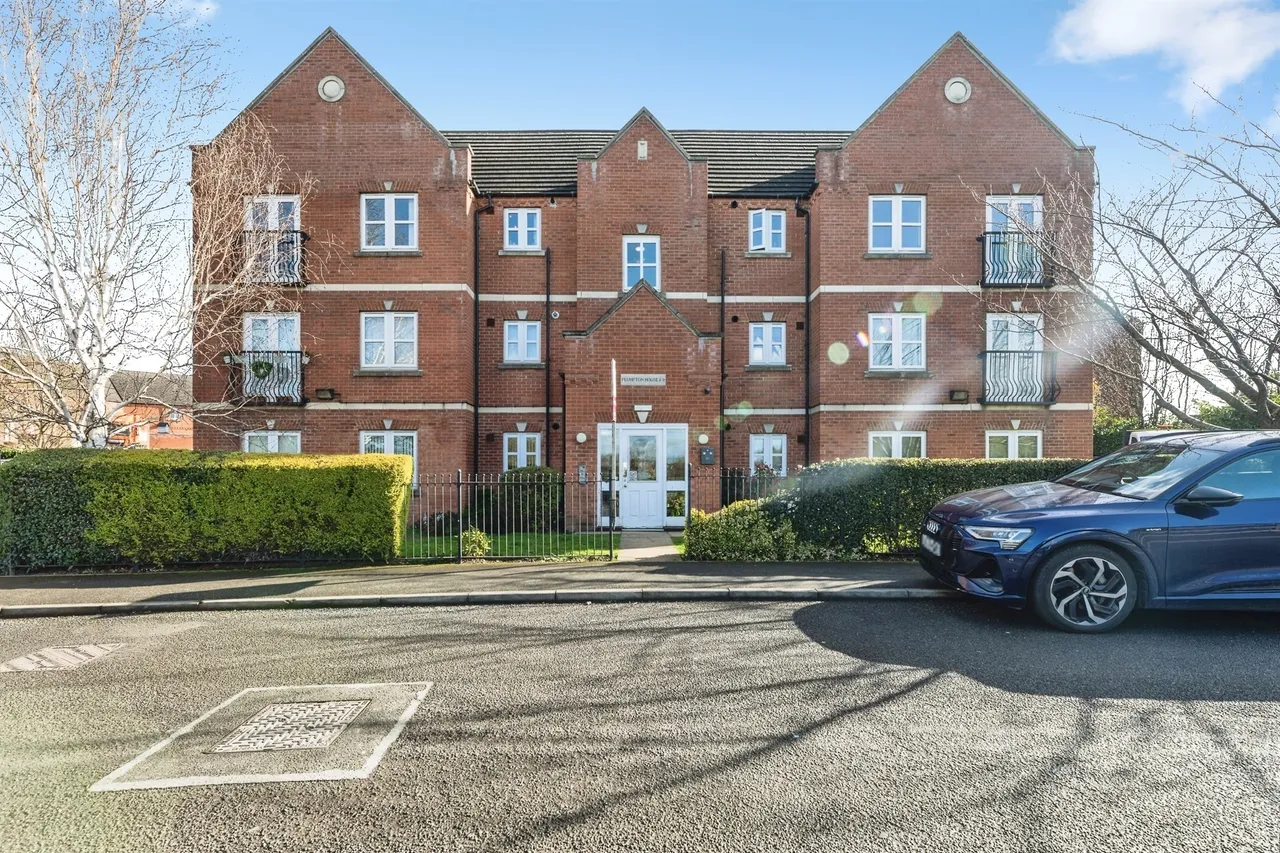 2 bed flat for sale — Two Gates Way, Shafton, Barnsley