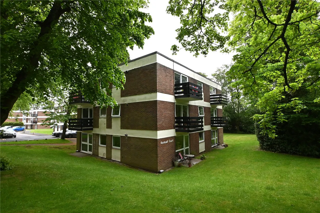 2 bed flat for sale — Wake Green Park, Moseley, Birmingham, B13 9XR