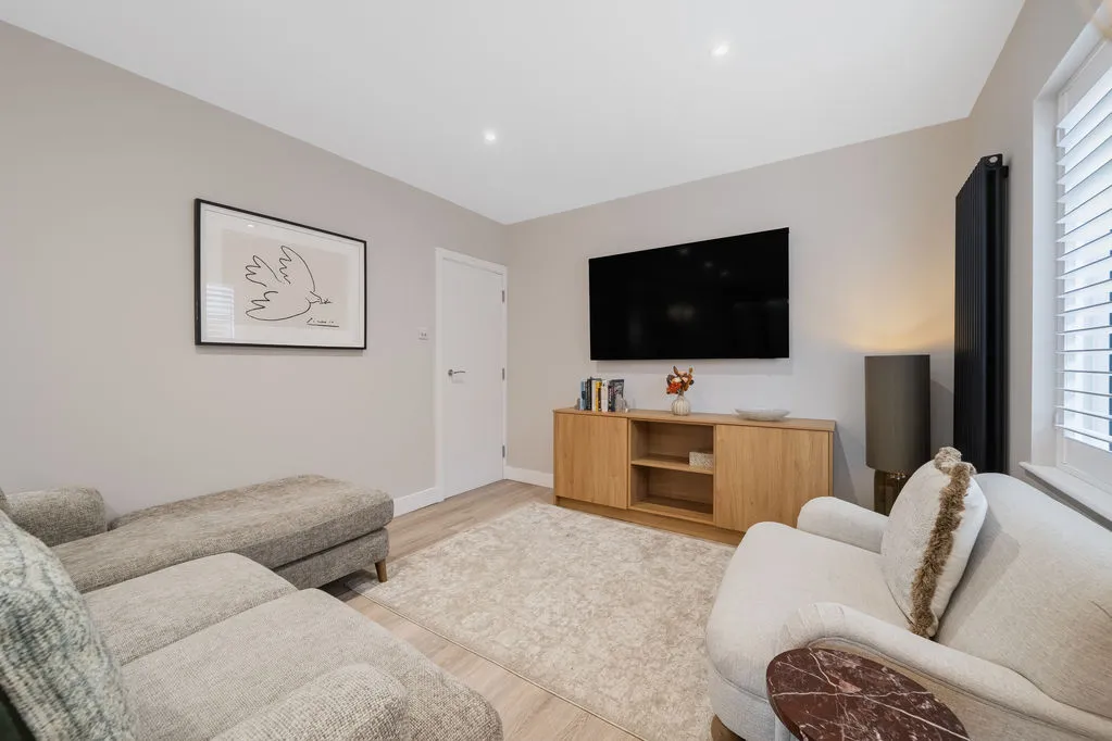 Murray Road, Ottershaw, KT16, photo 9