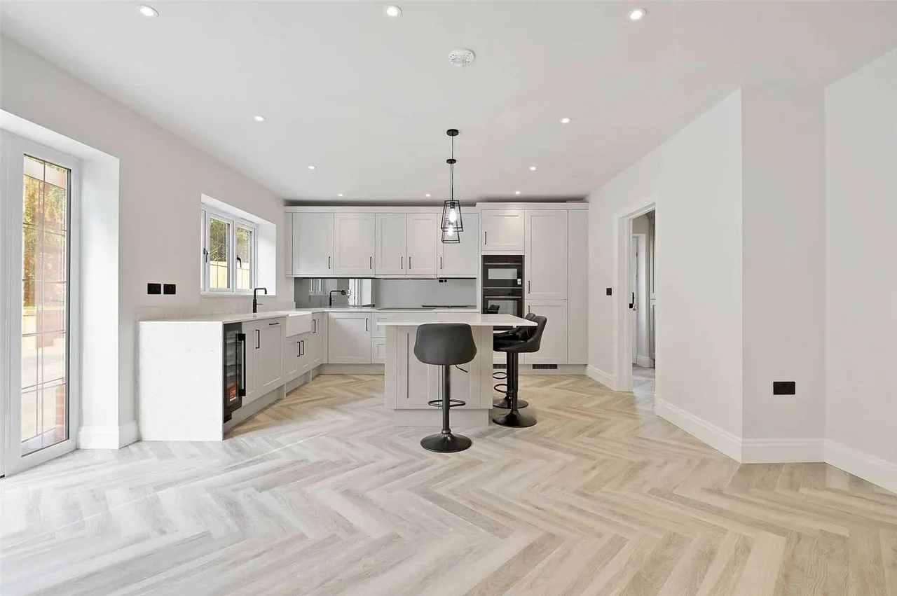 Lime Walk, Pinkneys Green, Berkshire, SL6 6QB, photo 12