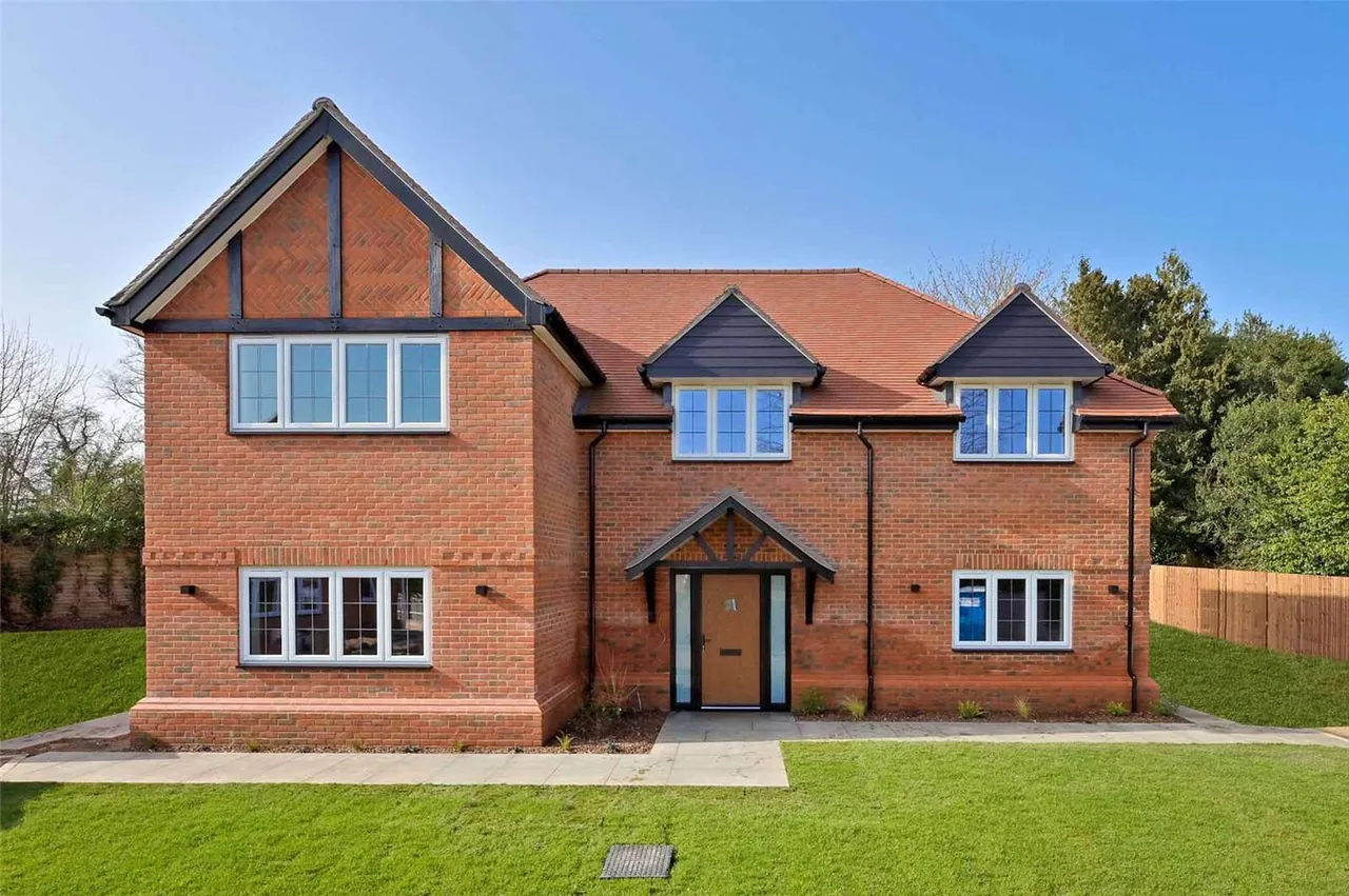 Lime Walk, Pinkneys Green, Berkshire, SL6 6QB, photo 5