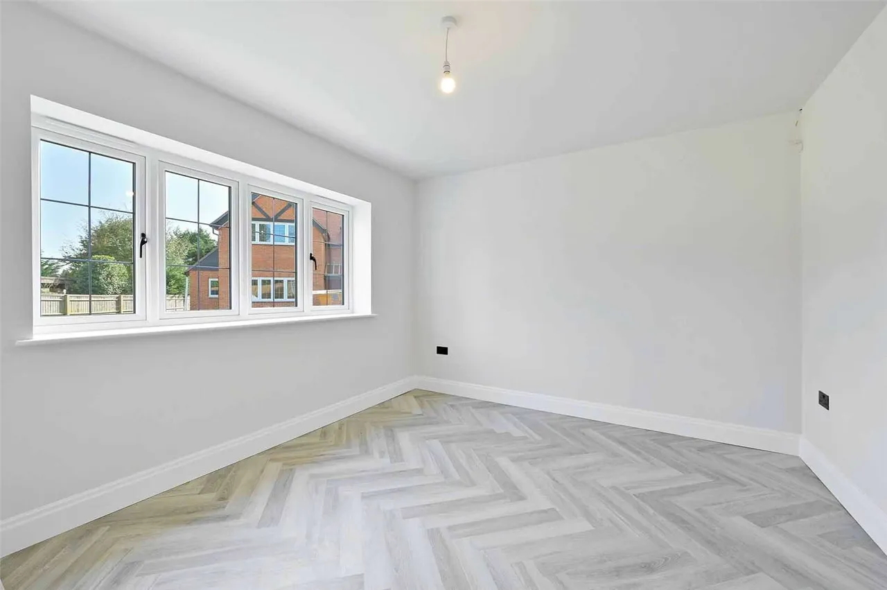 Lime Walk, Pinkneys Green, Berkshire, SL6 6QB, photo 11