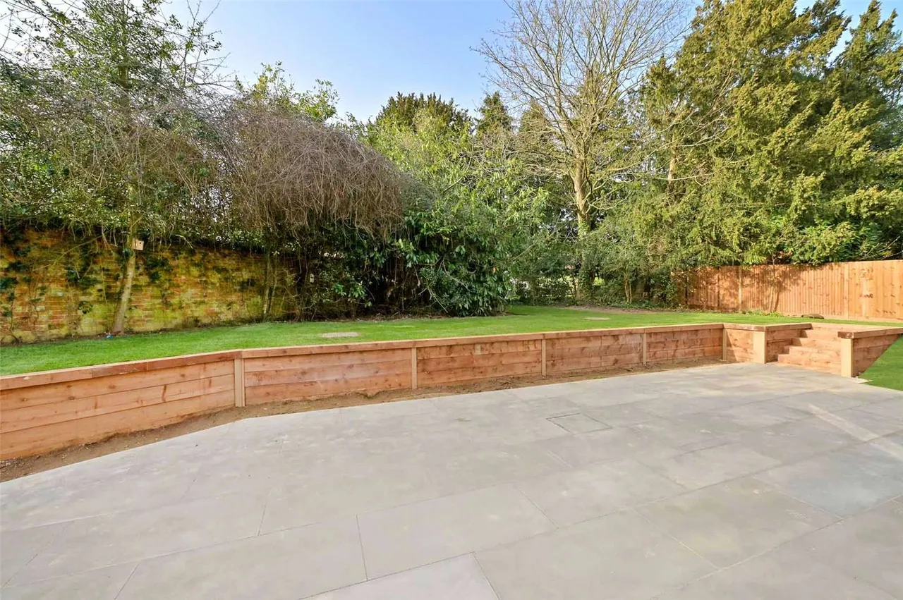 Lime Walk, Pinkneys Green, Berkshire, SL6 6QB, photo 9