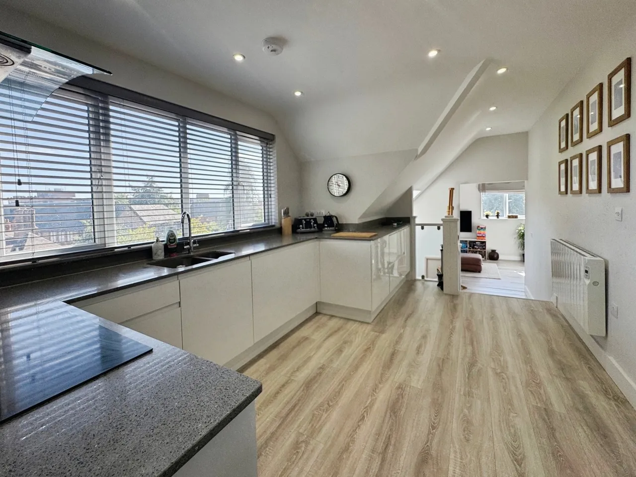 Clockhouse Road, Farnborough, GU14 7QY, photo 8