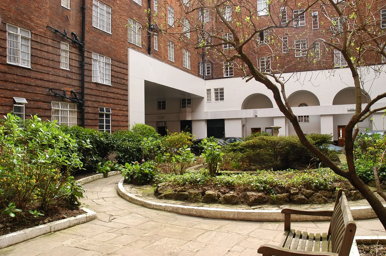 London, W6, photo 2