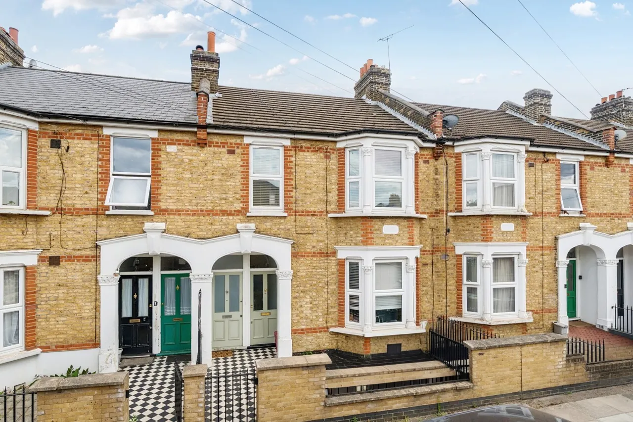 2 bed flat to rent, Shorndean Street, London, SE6