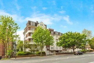 Finchley Road, London, NW3, photo 20