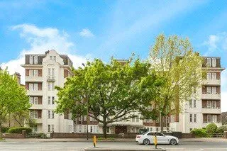 Finchley Road, London, NW3, photo 11