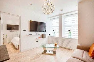 Finchley Road, London, NW3, photo 8