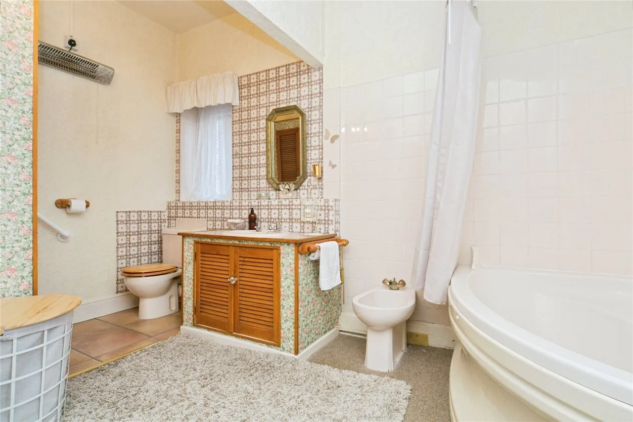 Mostyn Avenue, Llandudno, LL30, photo 13